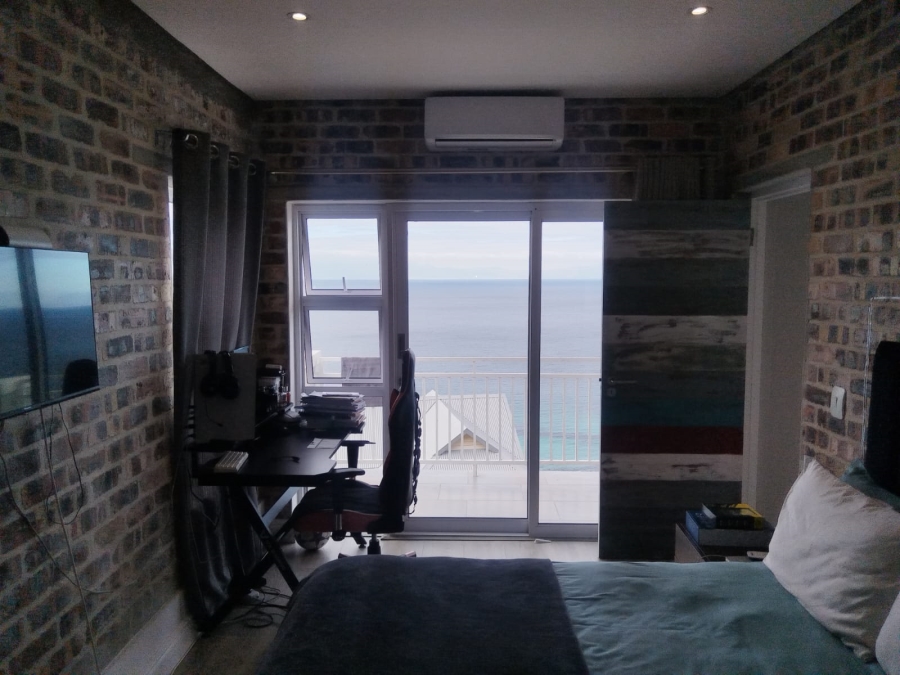 To Let 4 Bedroom Property for Rent in Glencairn Western Cape